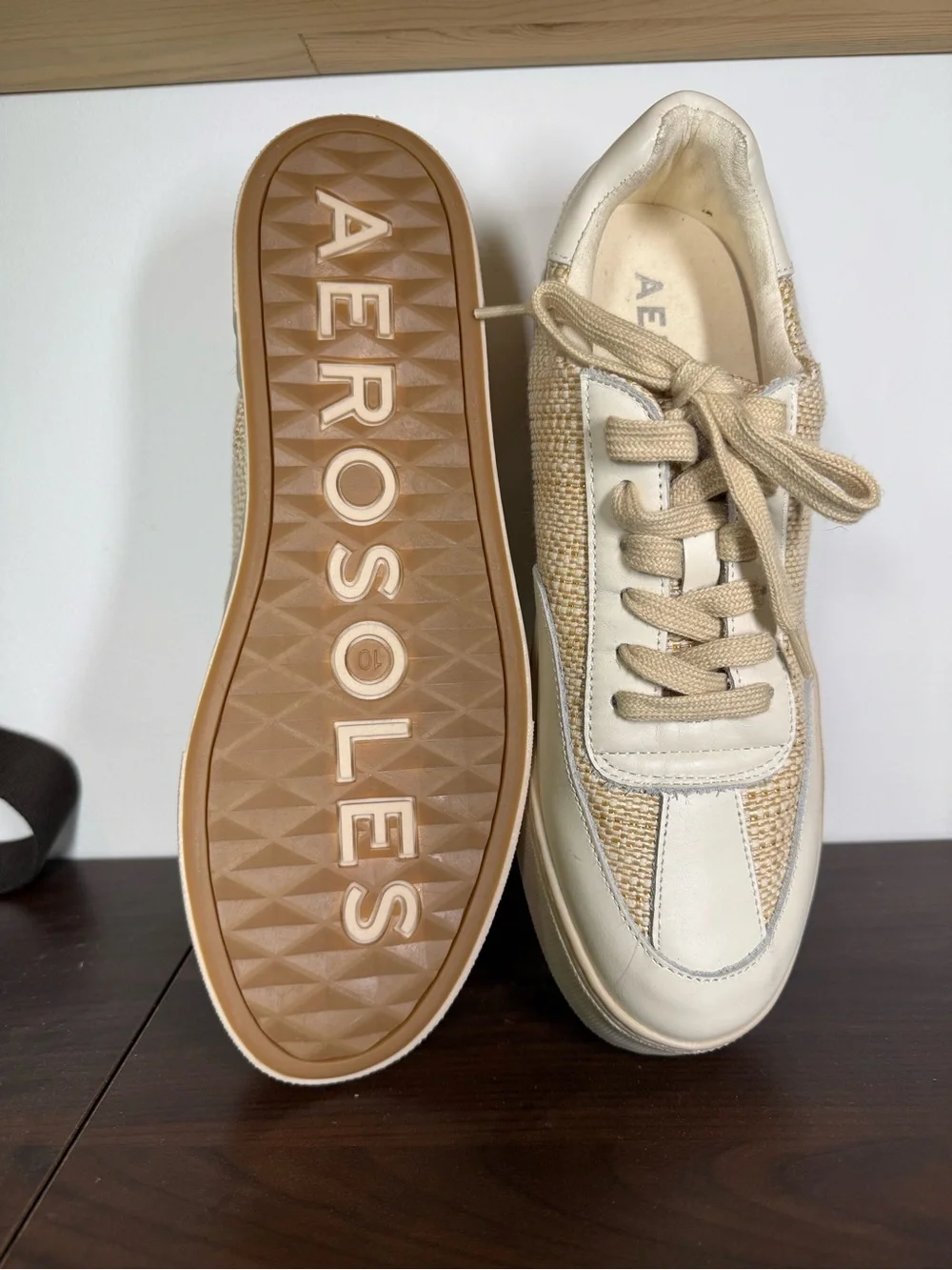 AEROSOLES women’s Beige Woven Platform Sneaker size 10